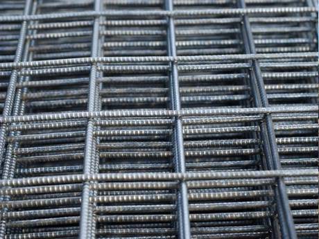 Reinforcing welded mesh with square mesh type.