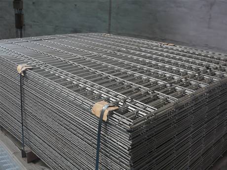Many concrete reinforcing meshes are placed together with bailing strips.
